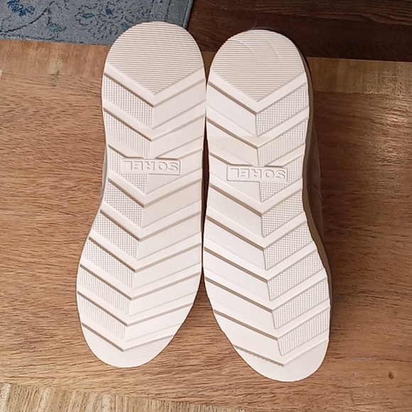 Sorel women's boots-NEW - Picture 2 of 6